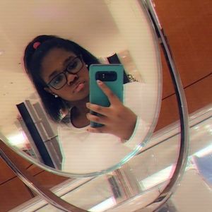 Meet your Posher, Divona